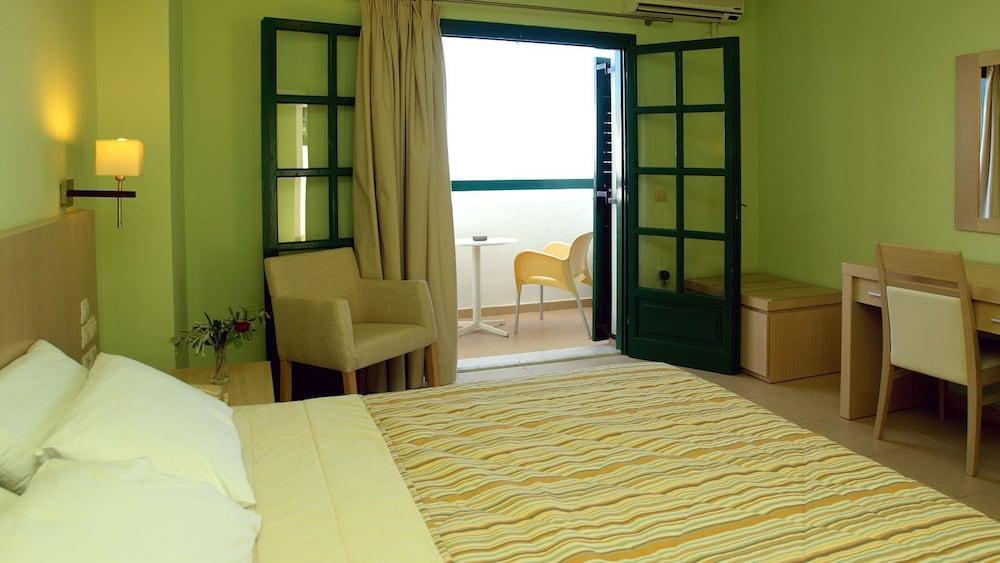 Skiathos Club Hotel & Suites Vasilias  エクステリア 写真