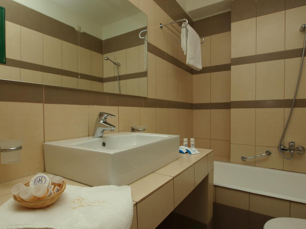 Skiathos Club Hotel & Suites Vasilias  エクステリア 写真
