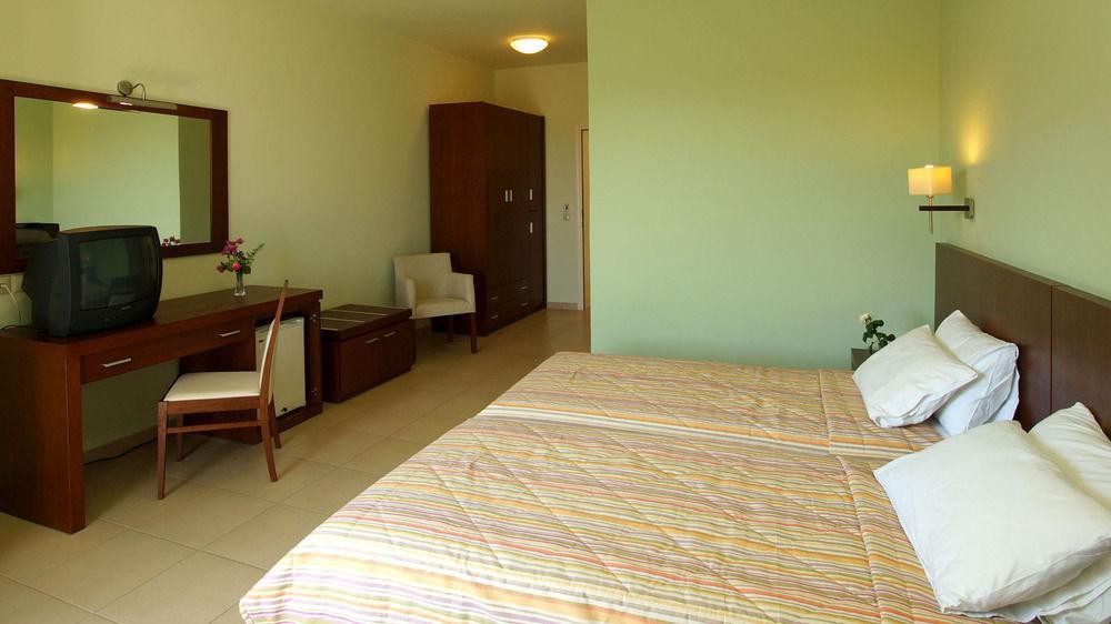 Skiathos Club Hotel & Suites Vasilias  エクステリア 写真