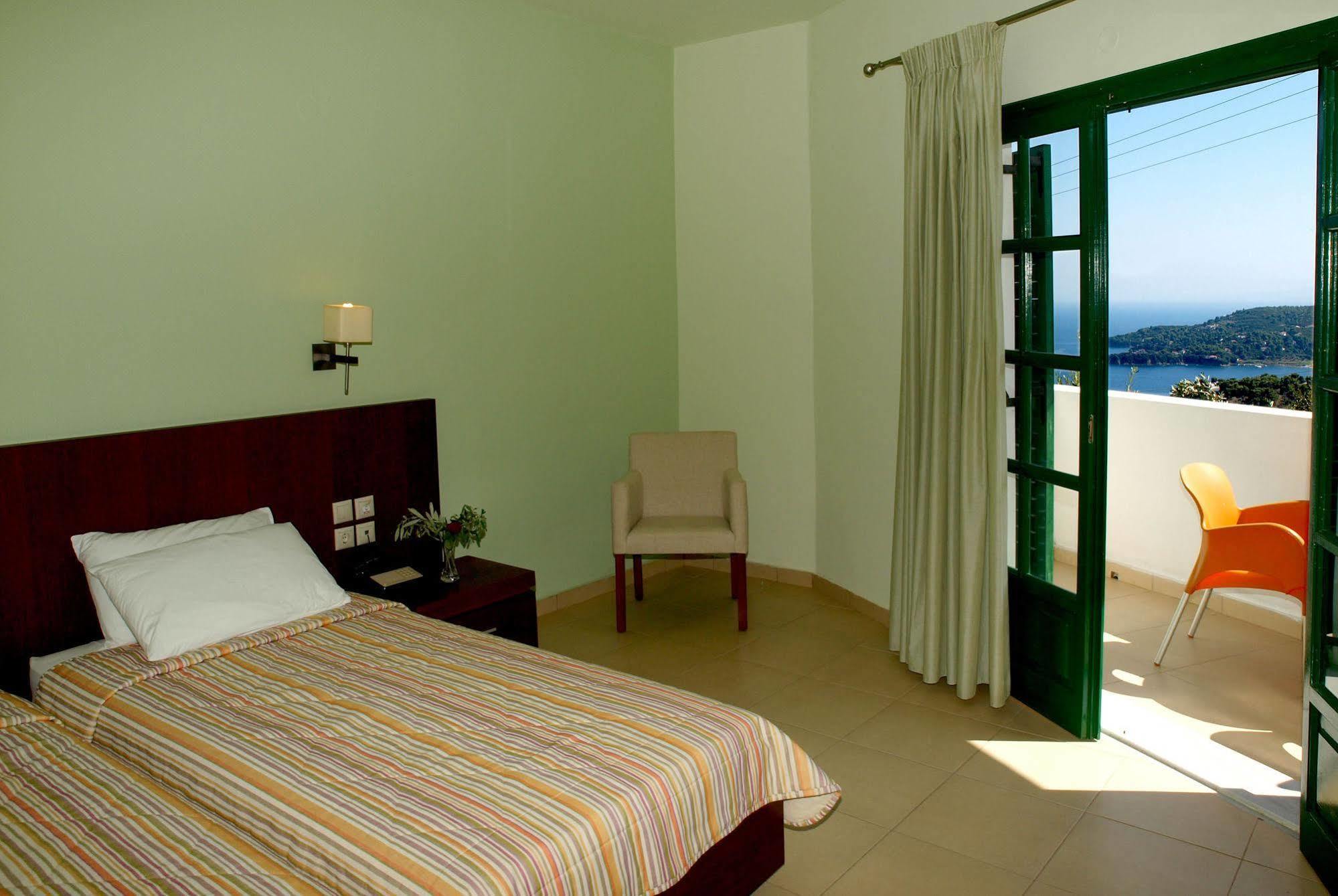 Skiathos Club Hotel & Suites Vasilias  エクステリア 写真