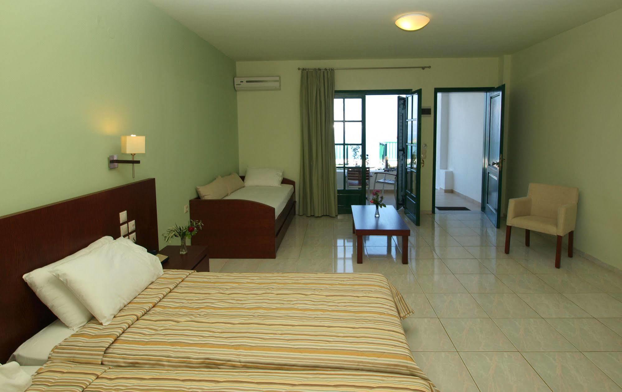 Skiathos Club Hotel & Suites Vasilias  エクステリア 写真