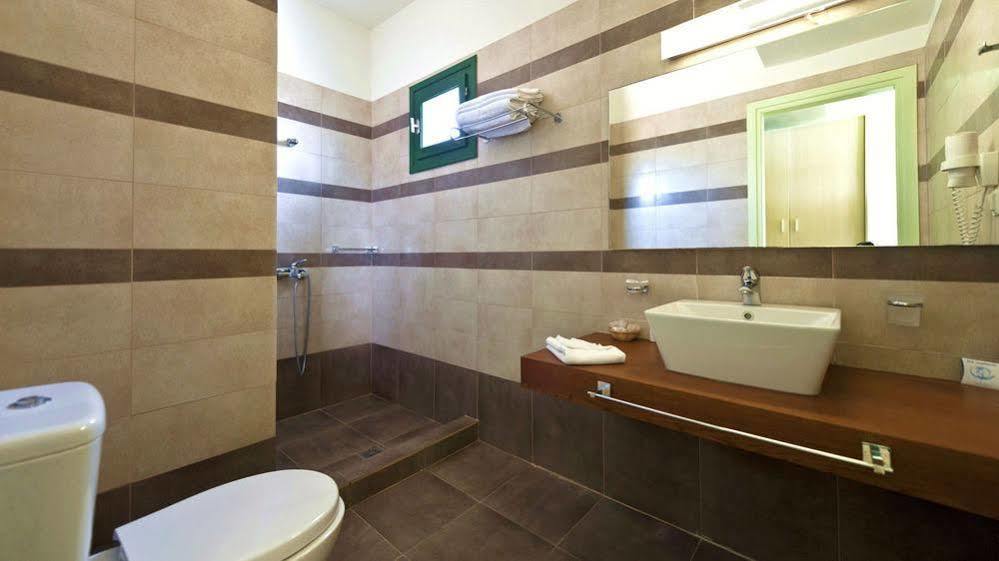 Skiathos Club Hotel & Suites Vasilias  エクステリア 写真
