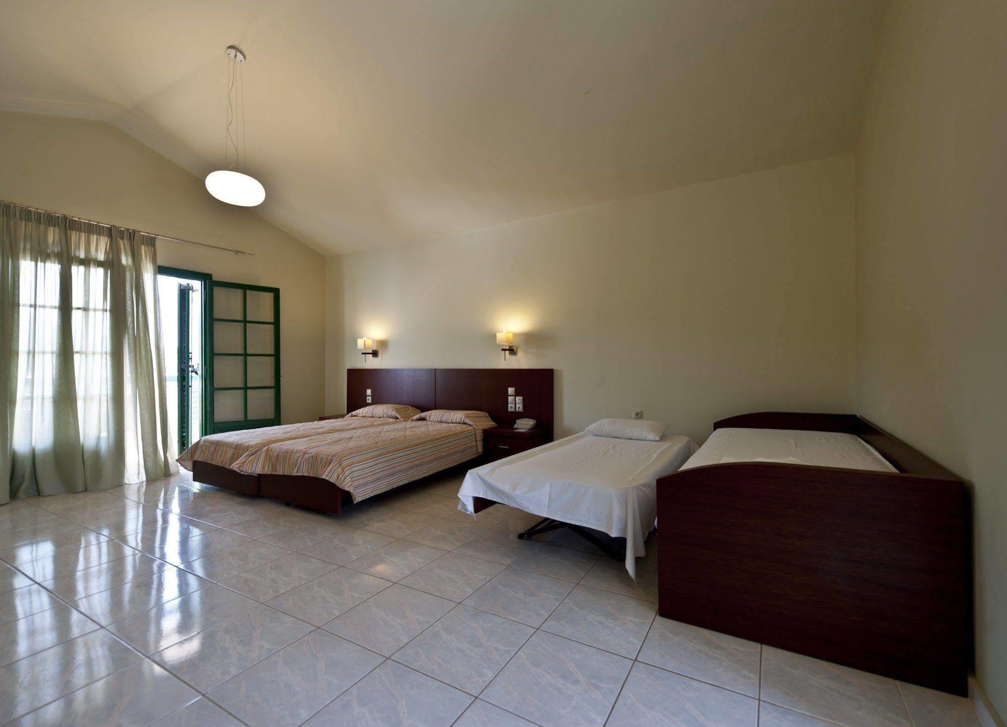 Skiathos Club Hotel & Suites Vasilias  エクステリア 写真