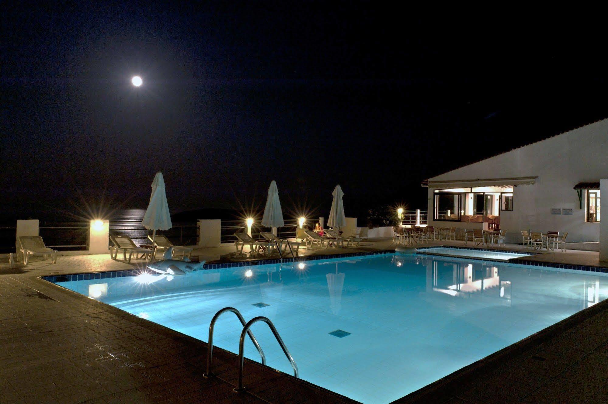 Skiathos Club Hotel & Suites Vasilias  エクステリア 写真