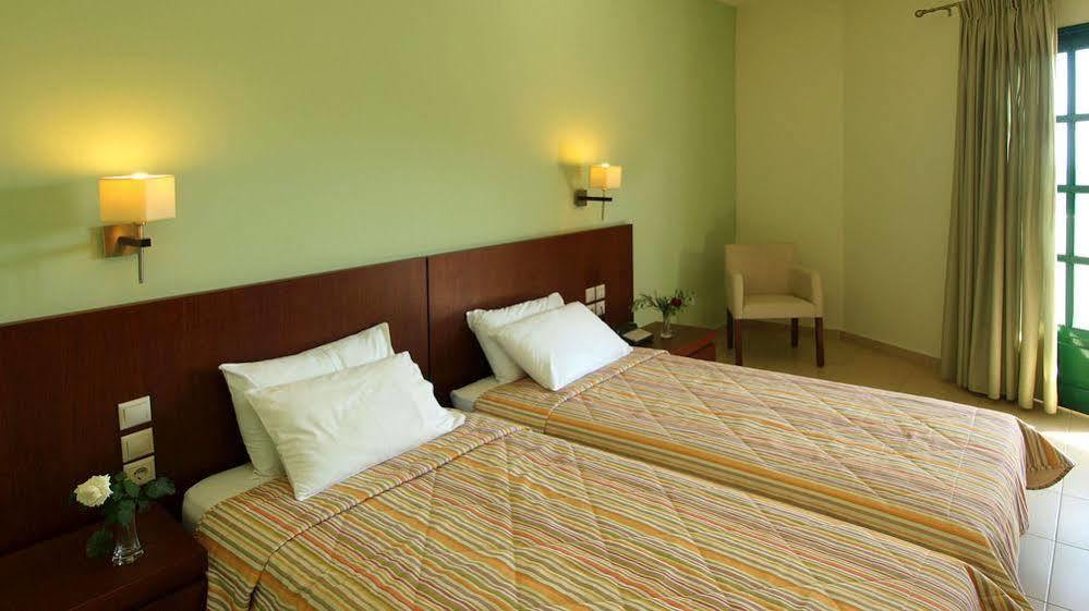 Skiathos Club Hotel & Suites Vasilias  エクステリア 写真