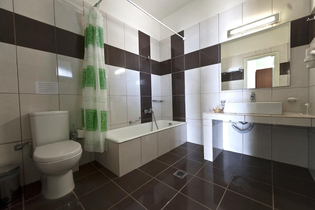 Skiathos Club Hotel & Suites Vasilias  エクステリア 写真