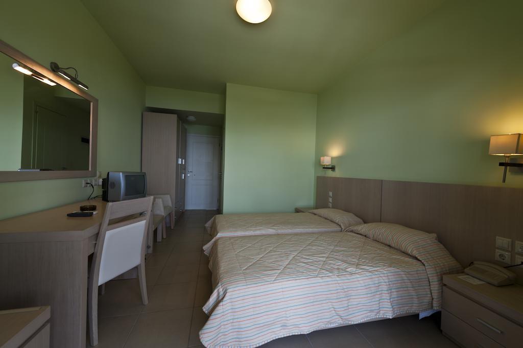 Skiathos Club Hotel & Suites Vasilias  エクステリア 写真