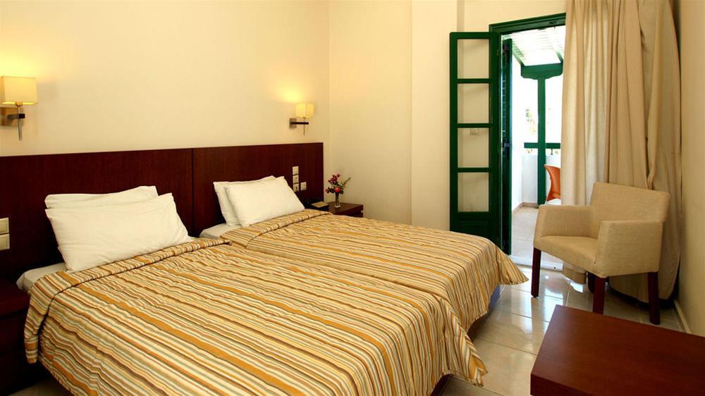 Skiathos Club Hotel & Suites Vasilias  エクステリア 写真